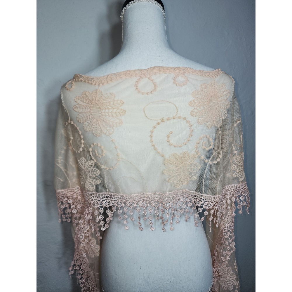 Maurices Lace Wrap Shawl Womens OS Pink Floral Mesh Crochet Trim Tassel NEW - Picture 2 of 8